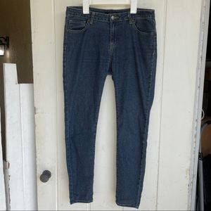 Forever 21 women’s skinny jeans, stretch dark wash